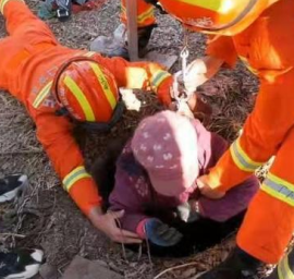 生死之间救援三脚架撑起生命的天